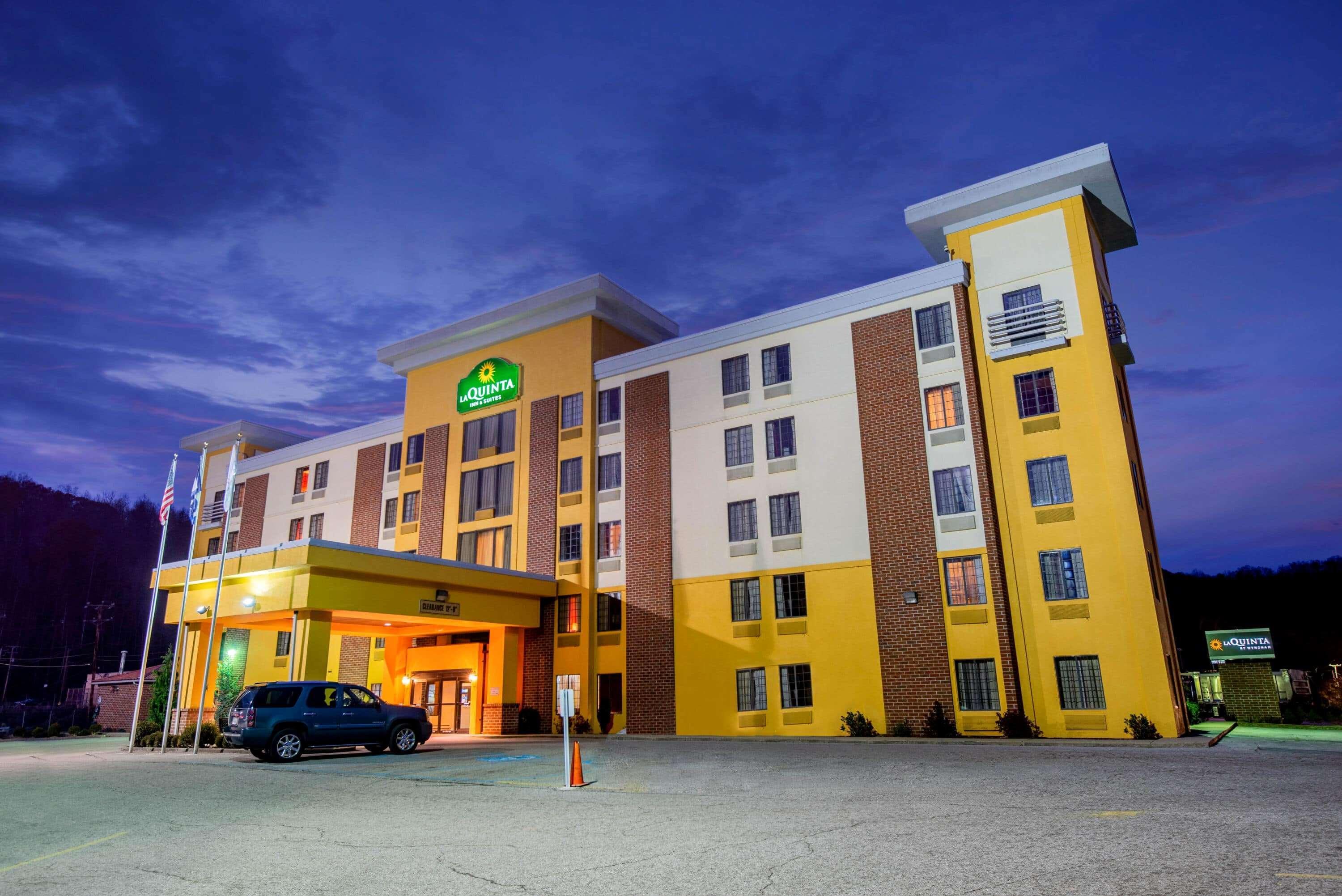 La Quinta By Wyndham - Charleston Ne Hotel